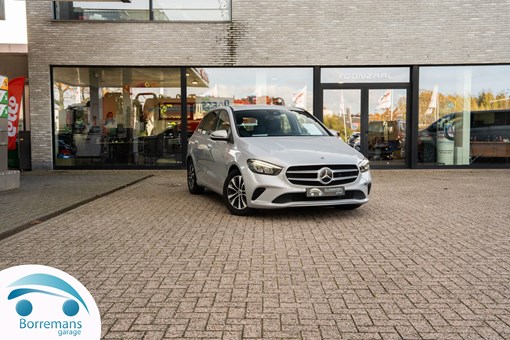 Mercedes-Benz B 180